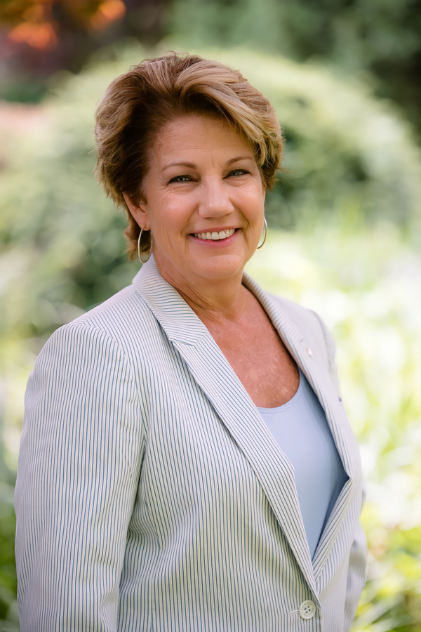 Elizabeth Watts